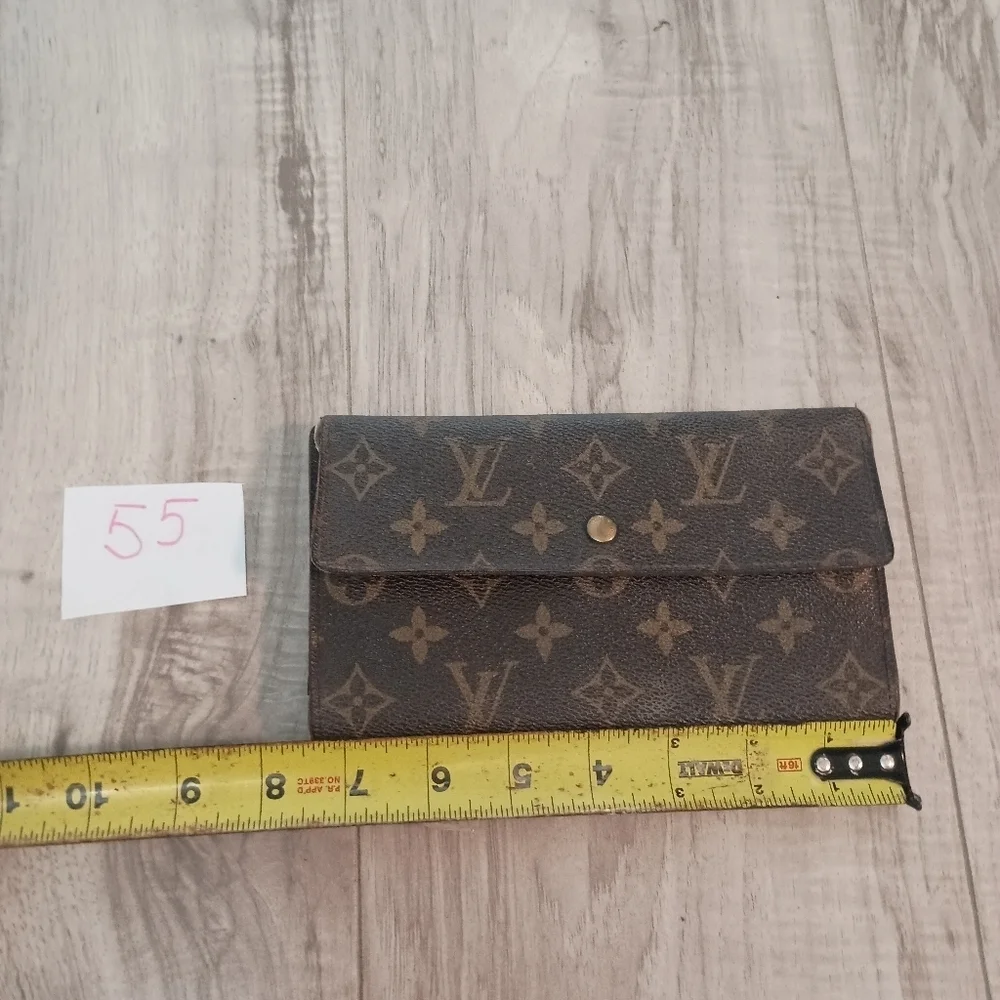 LOUIS VUITTON Porte Tresor International Wallet